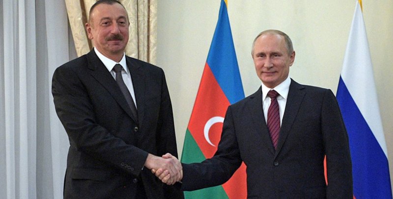 Президент Азербайджана И. Алиев поздравил Президента РФ В. Путина с успешным завершением голосования по Конституции