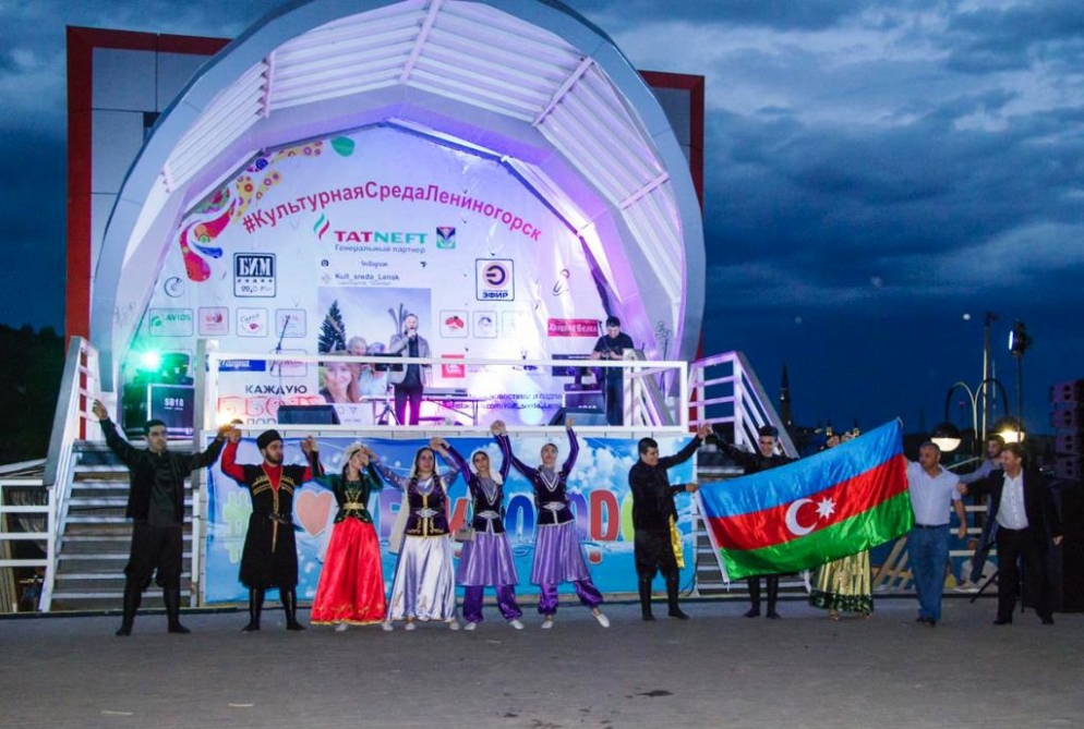 День Республики Азербайджан торжественно отметили в Лениногорске