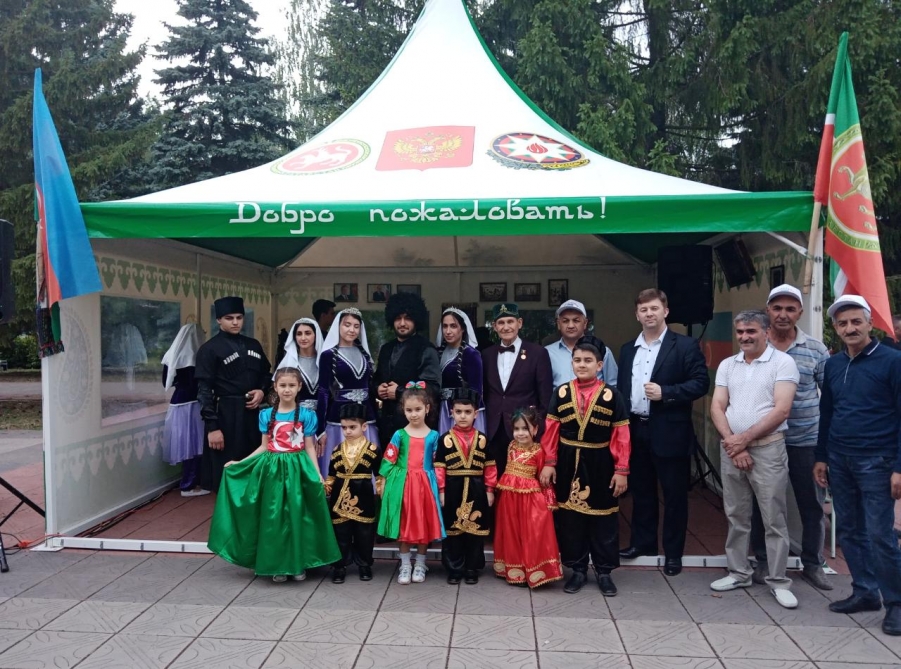 День Республики Азербайджан торжественно отметили в Лениногорске