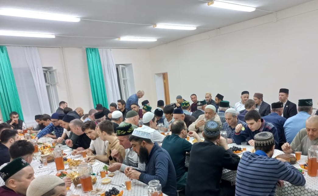 Азербайджанская диаспора организовала благотворительный ифтар в мечети «Ихлас» в Лениногорске