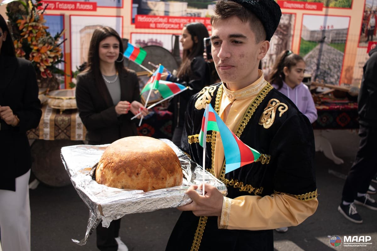 «Азербайджанское подворье» было представлено в Дне народов Среднего Урала