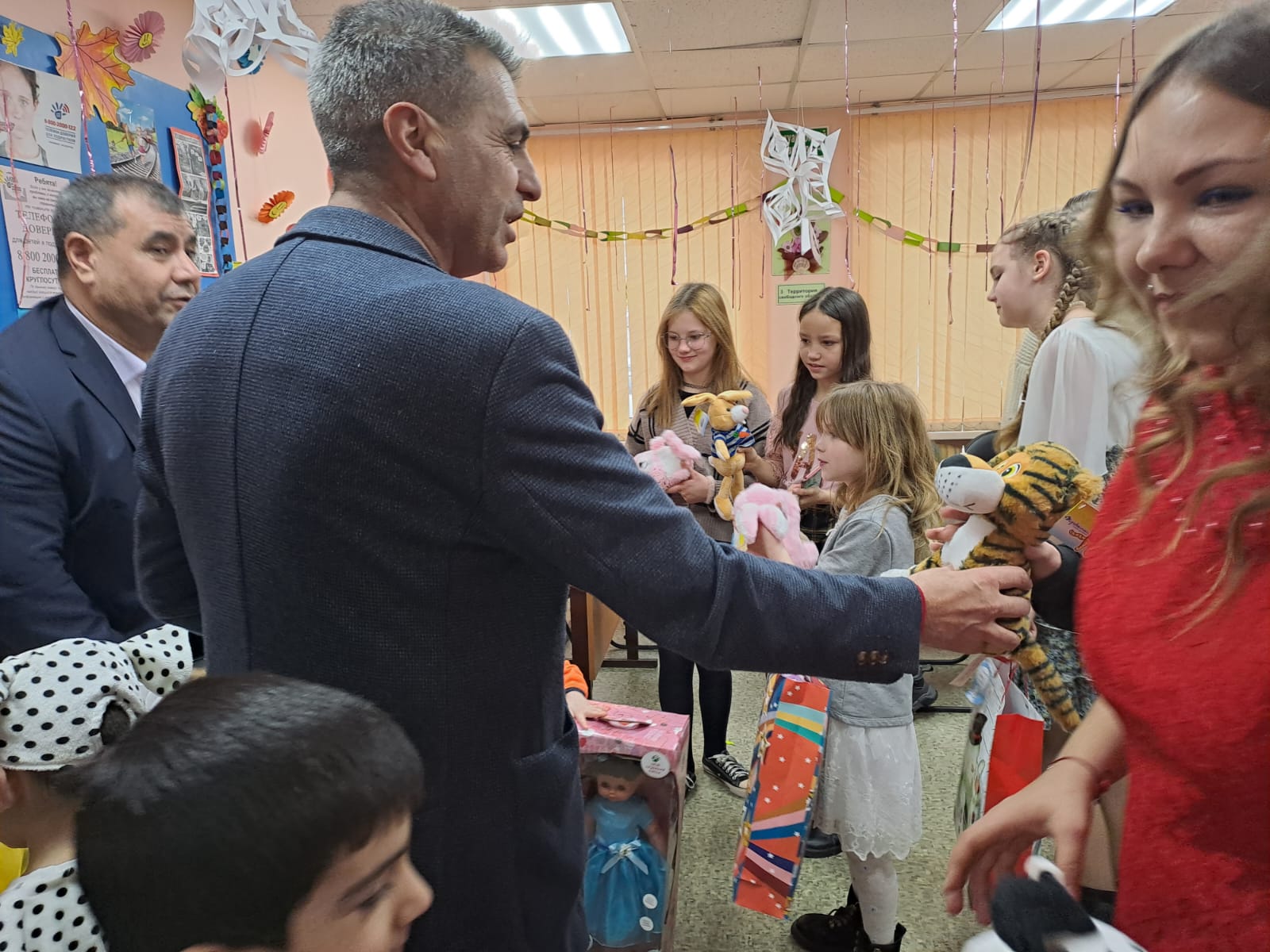 Хабаровские азербайджанцы провели новогоднюю благотворительную акцию для детей