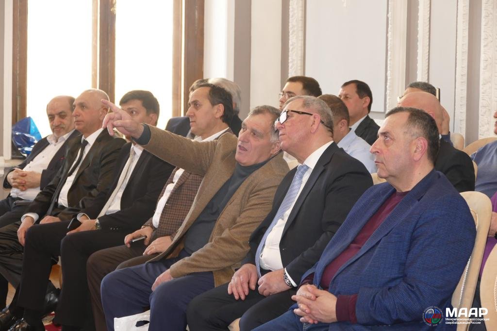 Руководители общественных объединений азербайджанцев РФ награждены Благодарственными письмами ФАДН России