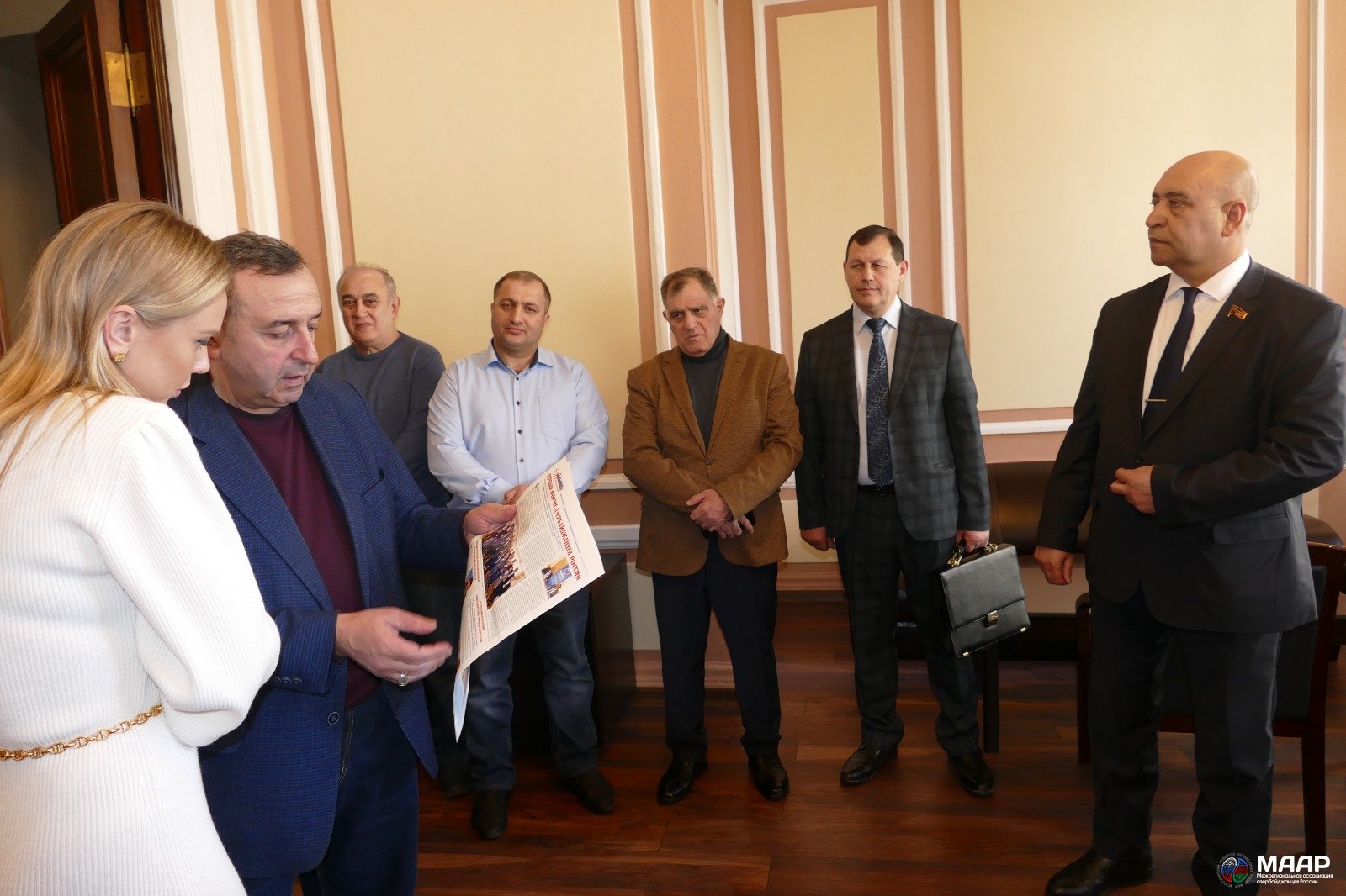 Руководители общественных объединений азербайджанцев РФ награждены Благодарственными письмами ФАДН России