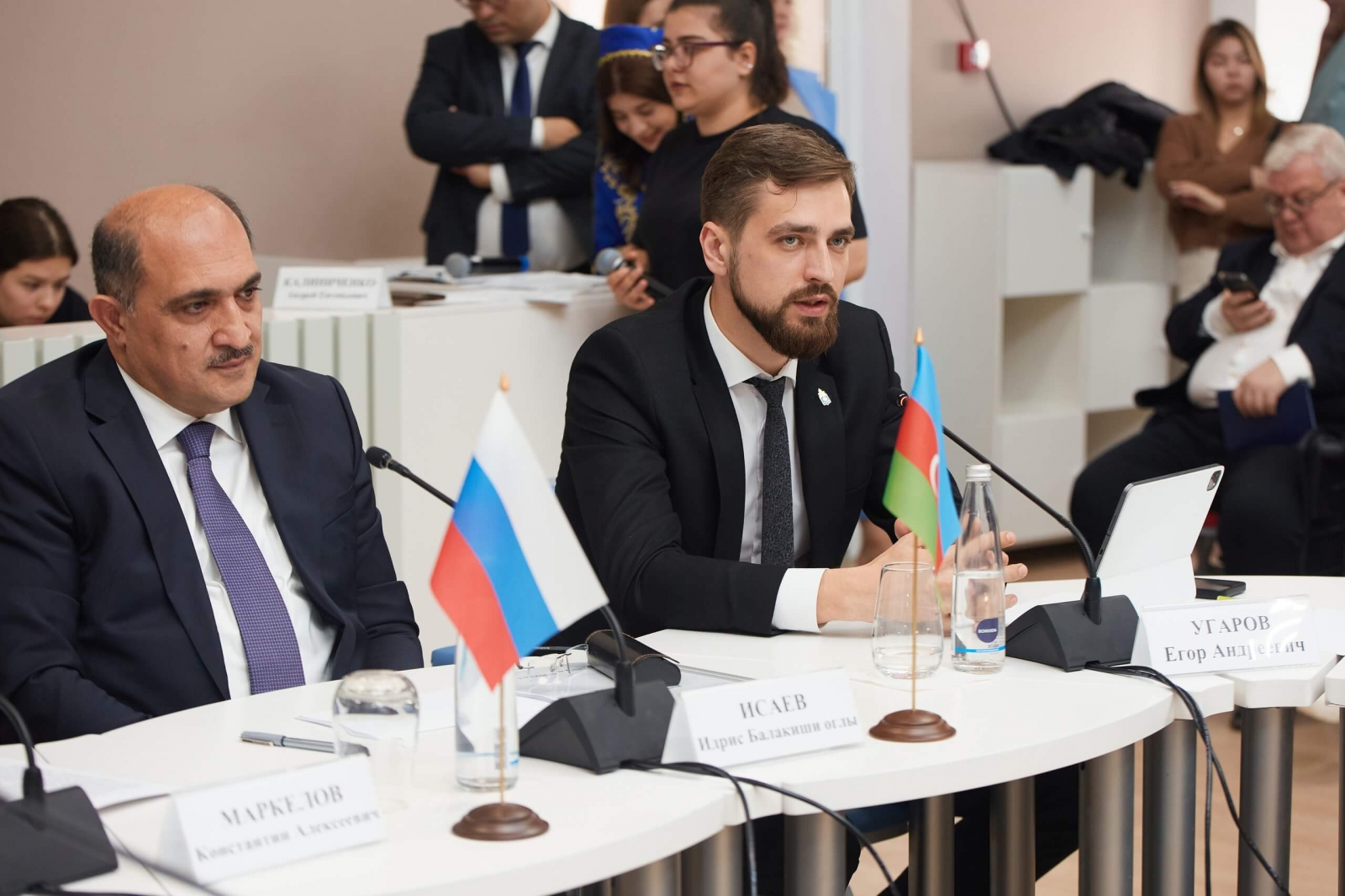 В Астрахани прошел круглый стол на тему на тему - Гейдар Алиев и Астрахань: история дружбы