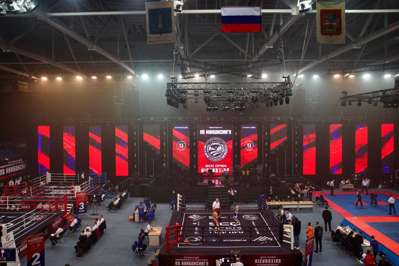 Более 700 спортсменов из 16 стран принимают участие в международном турнире по кикбоксингу в Раменском