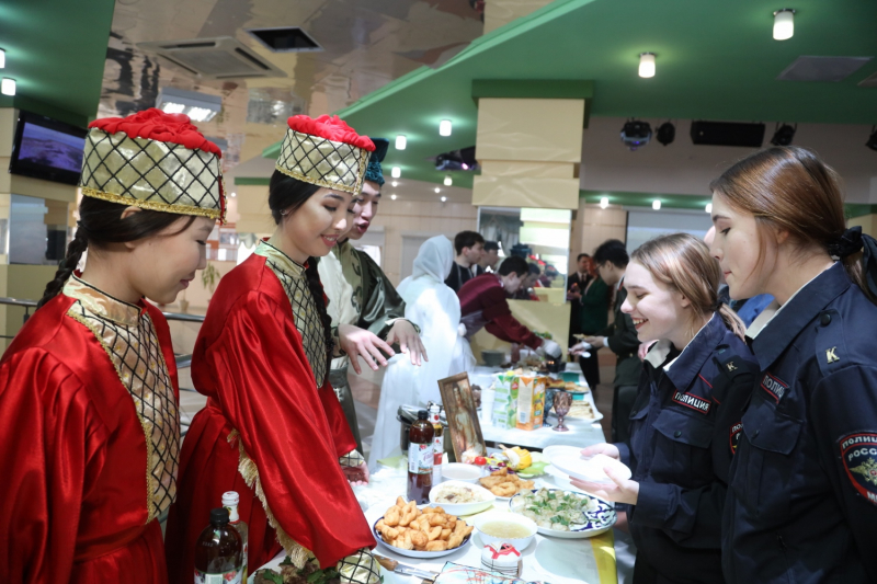 В Волгоградской академии МВД России прошел День национальных культур