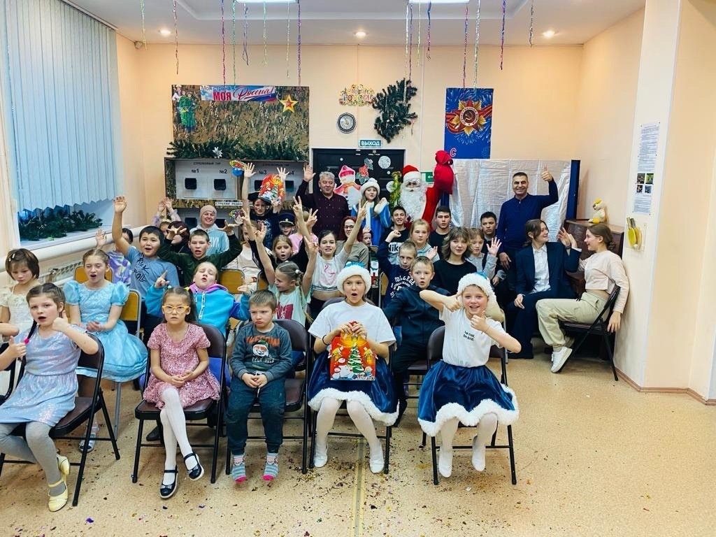 «Содружество Азербайджанцев» поздравили детей с наступающим Новым годом и Днем солидарности азербайджанцев мира